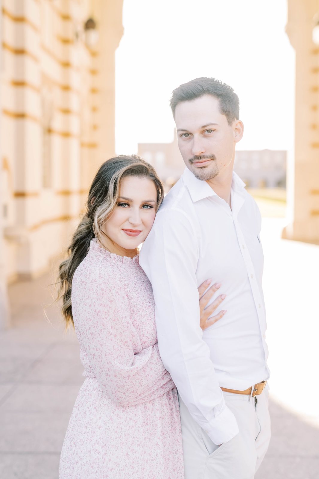 Christina Elliott Photography captures a bright airy engagement session at Rice University. Houston engagement photographers #christinaelliottphotography #Houstonengagements #riceuniversity #springengagements #sayIdo #Houstonengagementphotographers