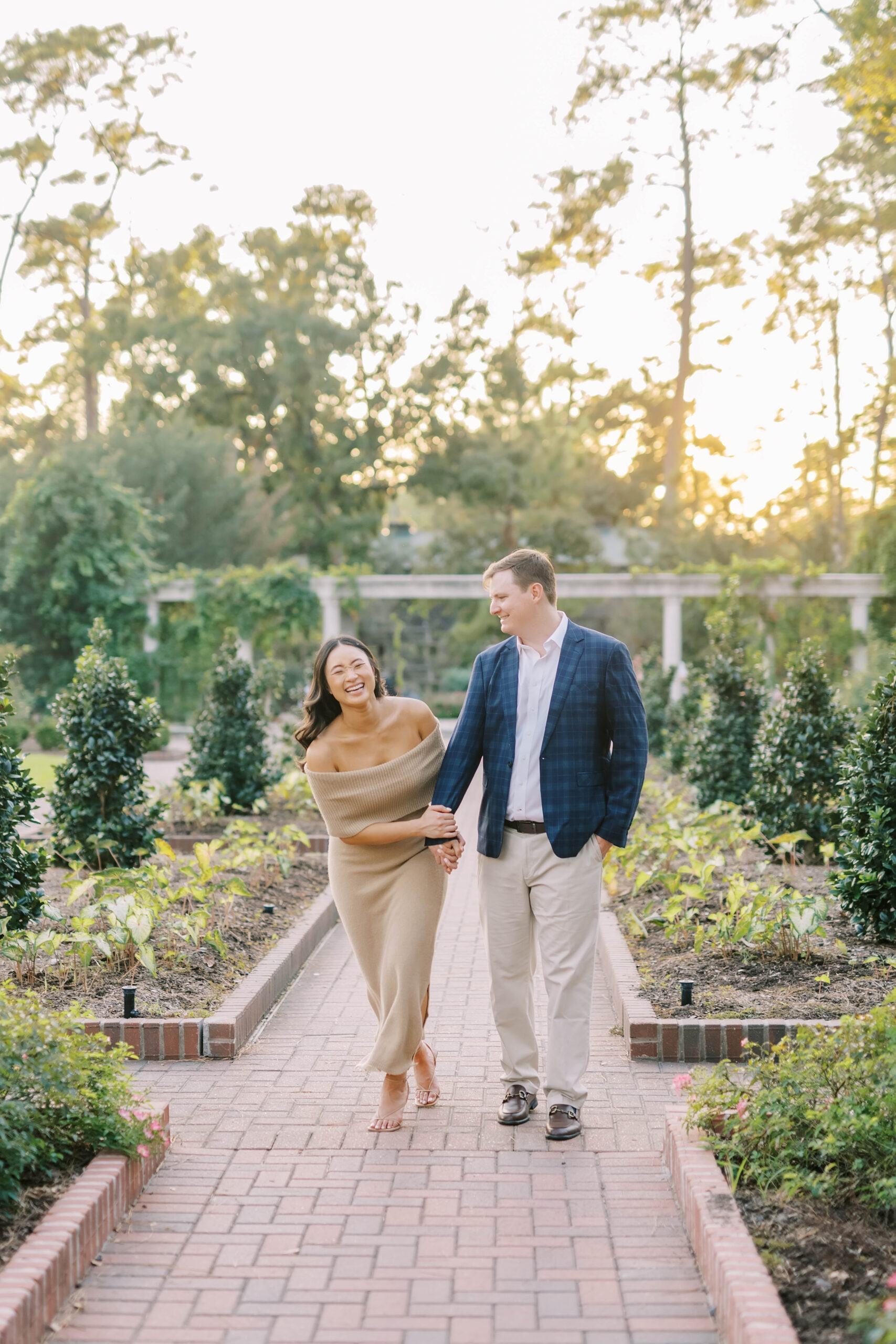 Couples Houston engagement pictures at Mercer Arboretum and Botanic Gardens