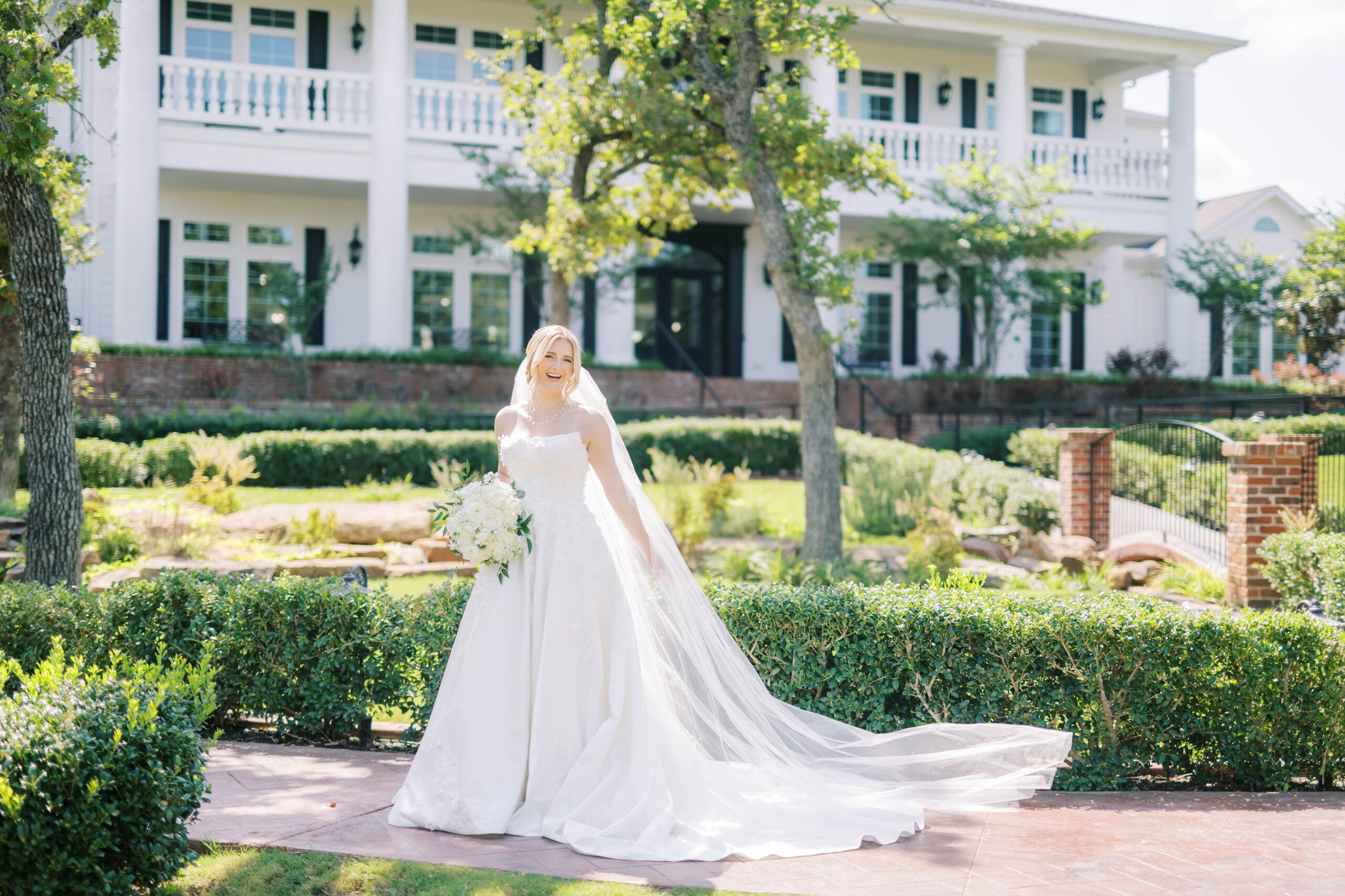 stunning bridal portraits in houston